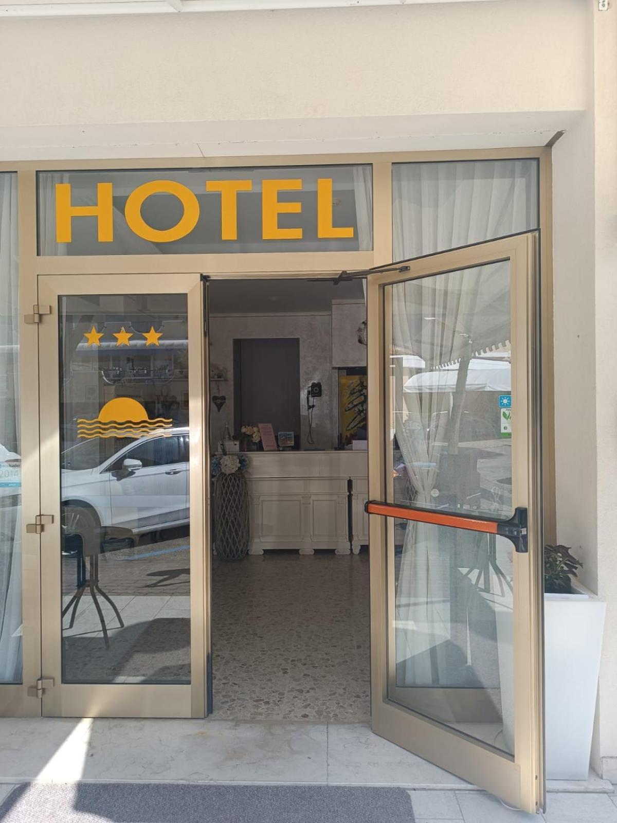 Hotel Tizian Beach Καόρλε Εξωτερικό φωτογραφία